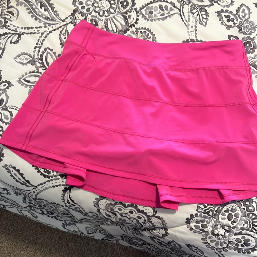 Lululemon sonic pink pace rival skirt, size 10